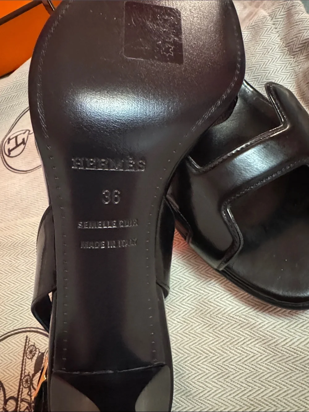 Hermes Black Women's Leather Slingback Heeled Sandals.Shoes bags and boxes.